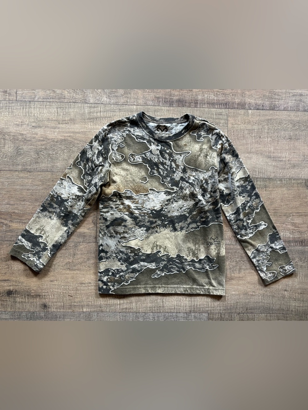 Realtree boys size 8 cotton blend camouflage hunting outdoor long sleeve t-shirt